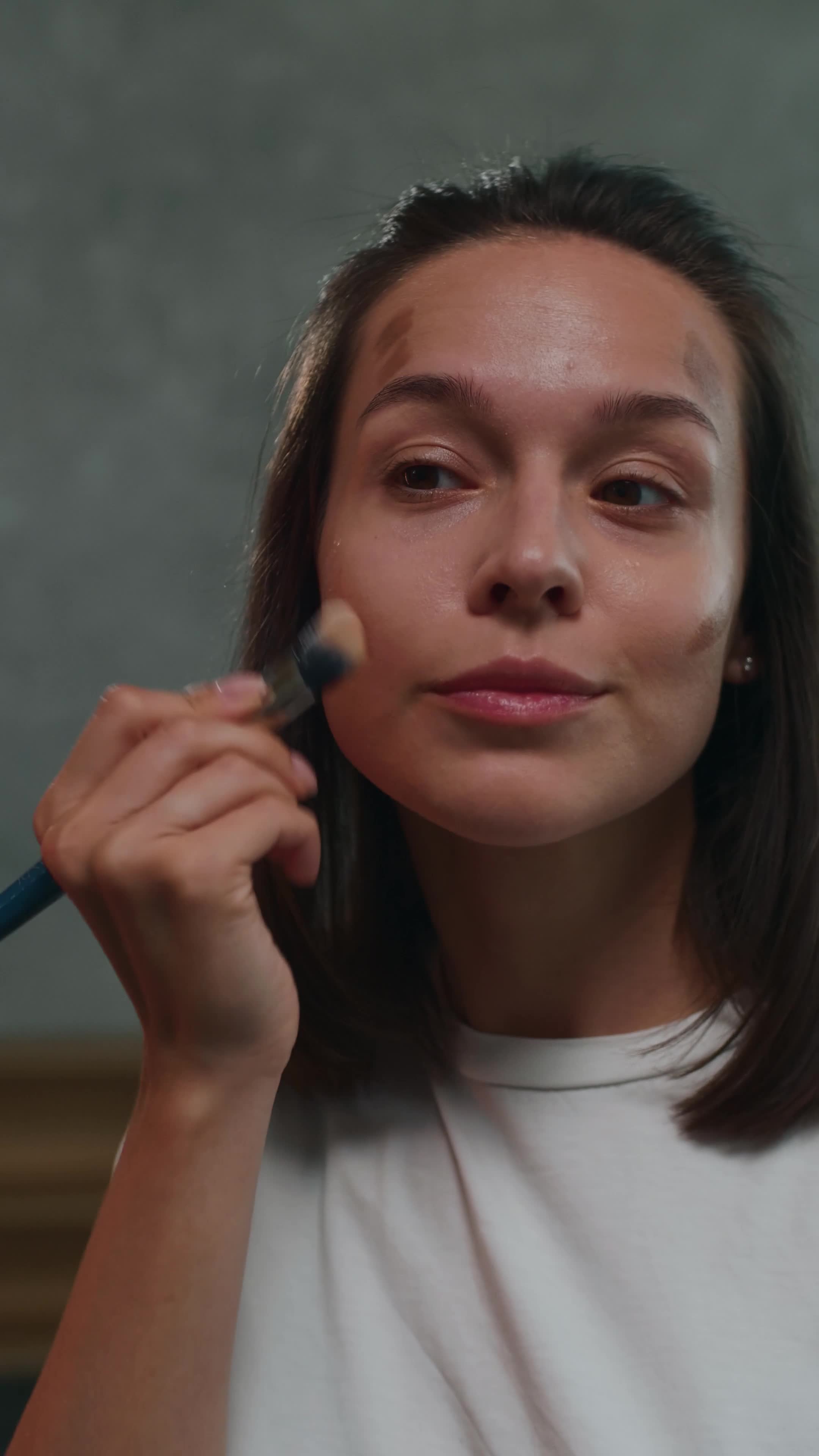 8999060-uhd_2160_3840_25fps