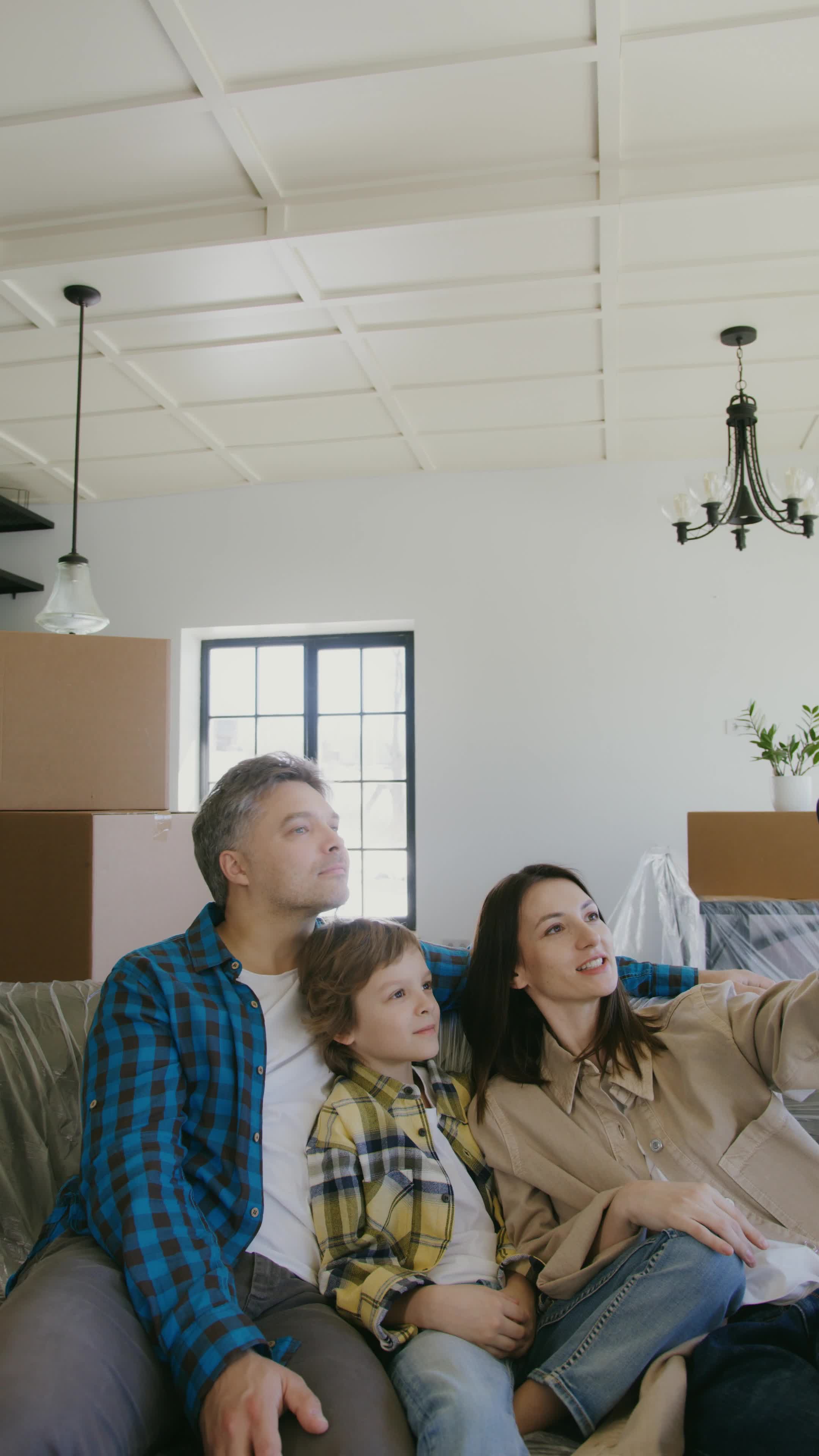 7348048-uhd_2160_3840_25fps